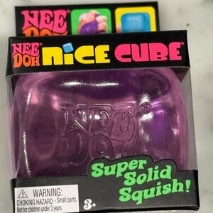 Nice Cube Super Solid Squish - Purple